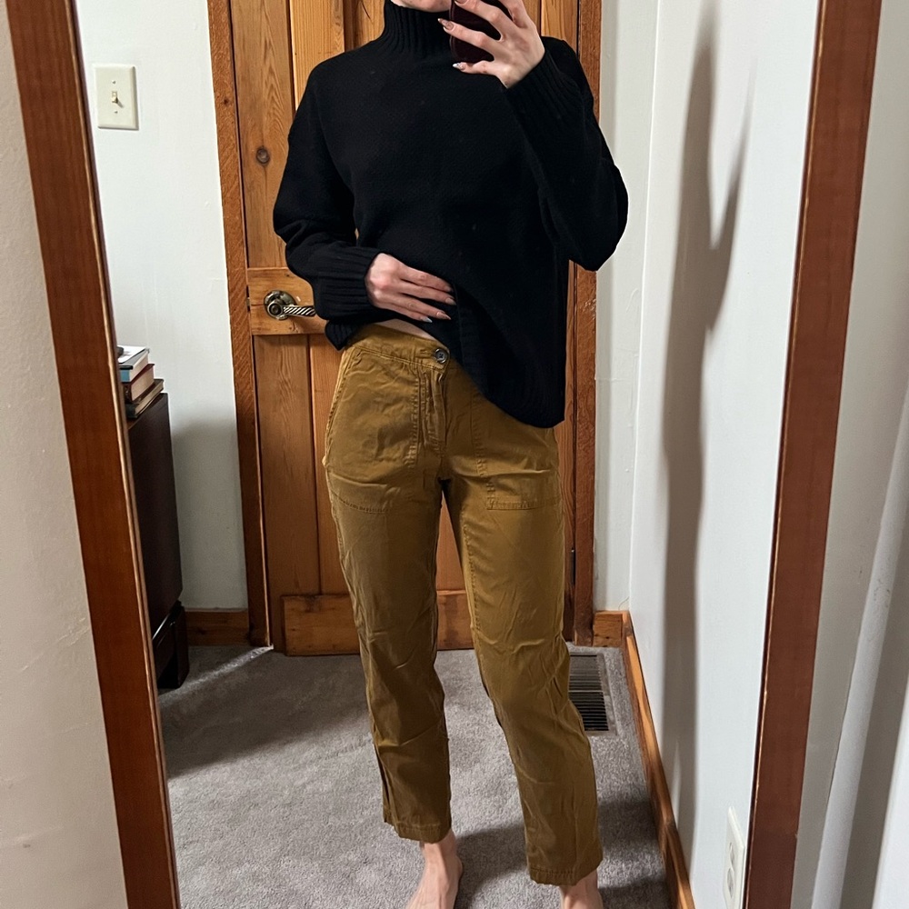 Lou & Grey Button Cuff Straight Leg Pants